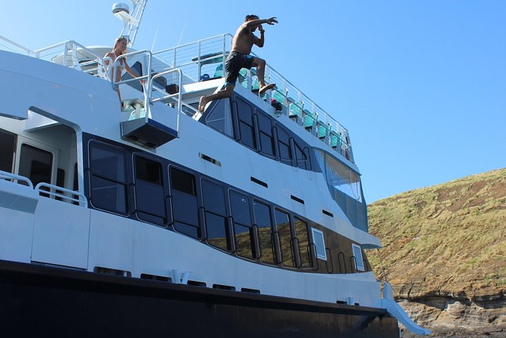 Maui Snorkeling Adventure From Ma'alaea Harbor to Molokini