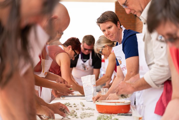 Share your Pasta Love: Small group Pasta and Tiramisu class in Foligno