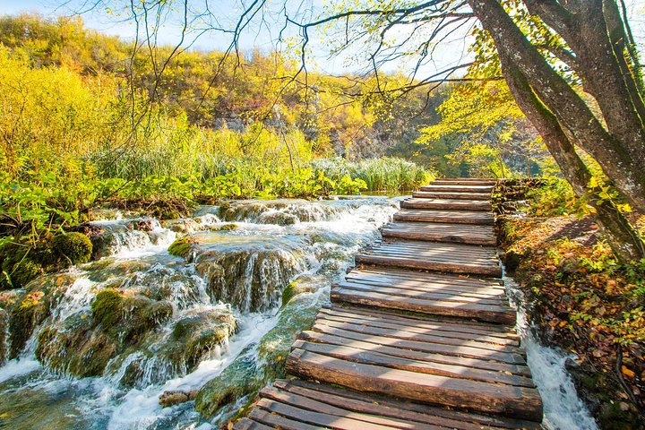Transfer from Zagreb to Split with Entry Ticket to Plitvice Lakes