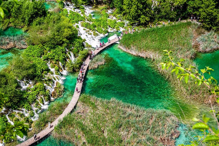 Transfer from Zagreb to Split with Entry Ticket to Plitvice Lakes