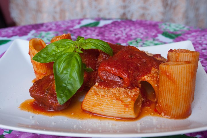 Small Group Market tour and Dining Experience at a Cesarina's home in Cefalù