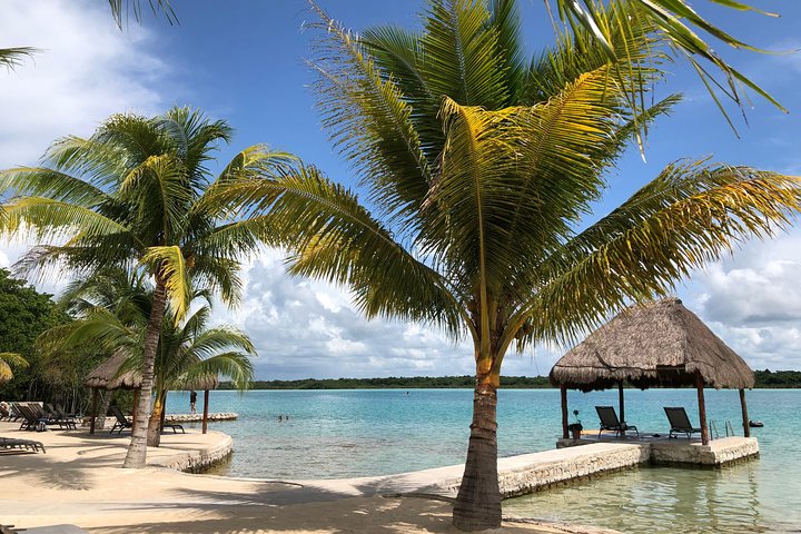 One Day Tour to Chacchoben Mayan City and Bacalar Lagoon with a Certified Guide