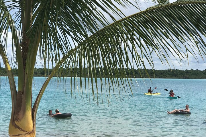 One Day Tour to Chacchoben Mayan City and Bacalar Lagoon with a Certified Guide