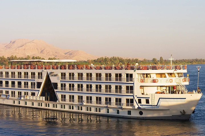 7-Days Tour Cairo and Nile Cruise with Domestic Flights