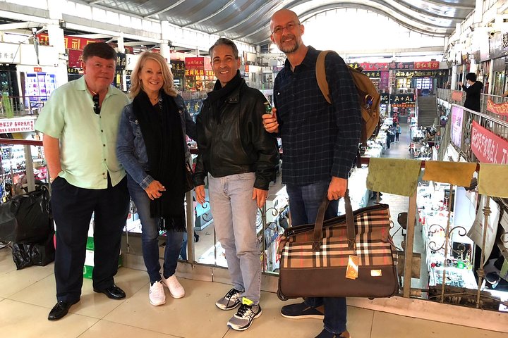 All Inclusive Great Wall Tour with Silk Street Market Shopping Experience