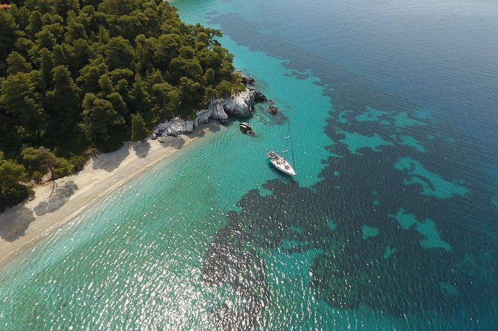 All-Inclusive Full-Day Cruise & Lunch
