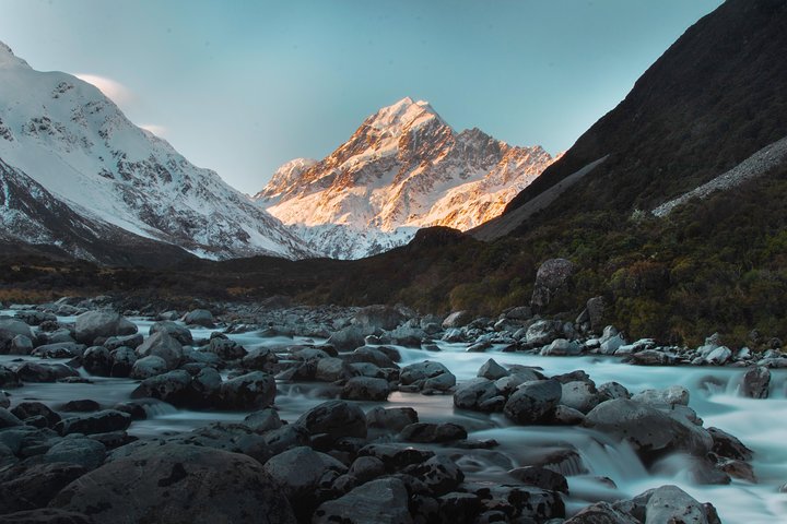 Mount Cook, Lake Tekapo and Tasman Glacier Tour from Christchurch