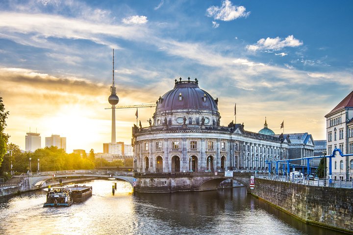 The Best Private Berlin Tour with a Car, Tour Guide and Pick up