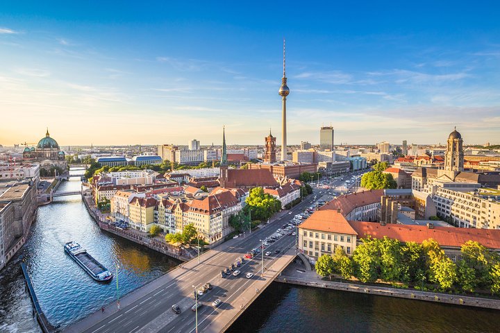 The Best Private Berlin Tour with a Car, Tour Guide and Pick up