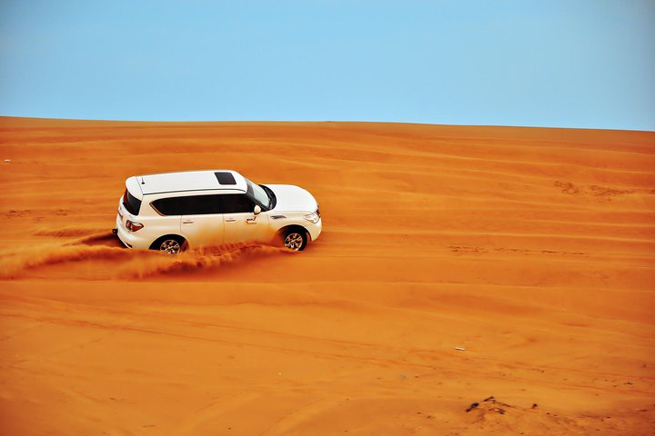Dubai Evening4x4Desert Safari,BBQ Dinner,Belly Dance,Camel Ride