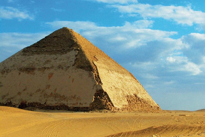 Private Day Trip to Cairo from Luxor by Train