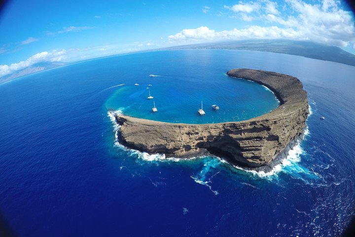 Maui Snorkeling Adventure From Ma'alaea Harbor to Molokini
