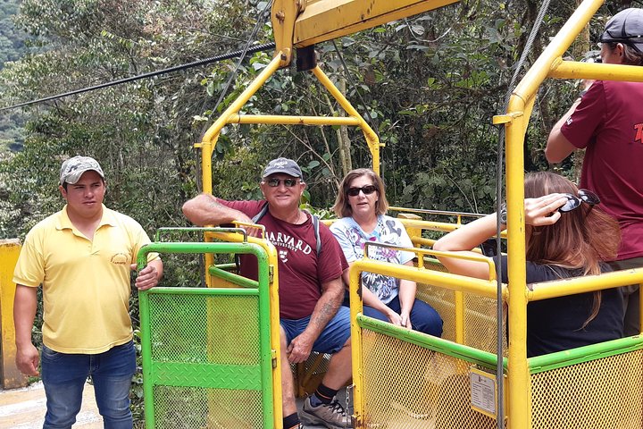Mindo Cloud Forest: Hummingbirds, Birding & Waterfall Tour