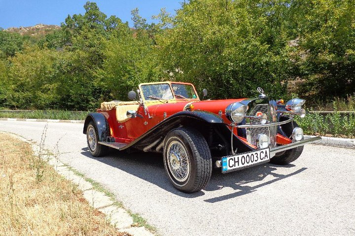 Private Retro Stylish Tour of Sliven with Mercedes SSK 1973