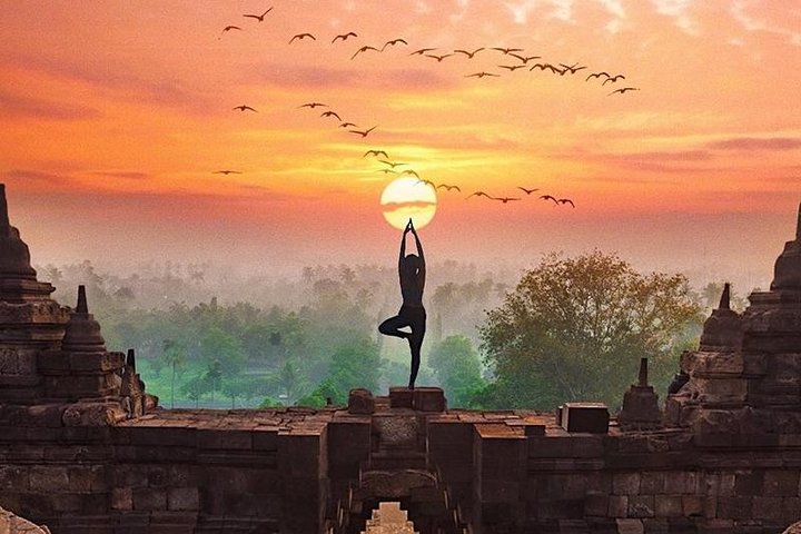 Borobudur Sunrise from setumbu Hill , Merapi Volcano & Prambanan Full Day Tour