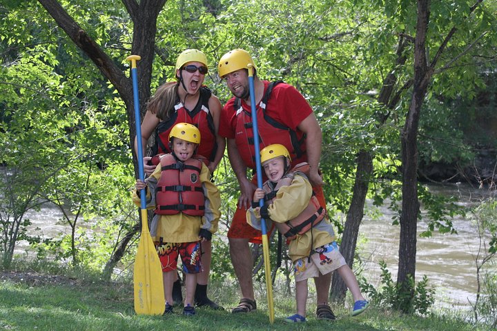 Family Float (FREE Lunch, Digital Photo, and Wetsuit Use)