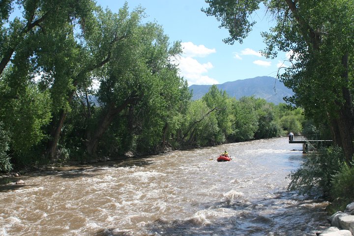 Family Float (FREE Lunch, Digital Photo, and Wetsuit Use)