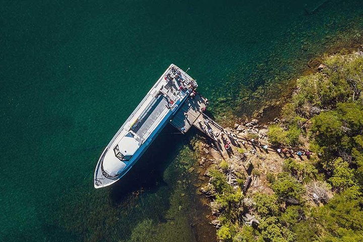 Hua Hum Boat Tour on Lakes Lacar & Nonthue