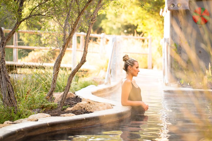 Peninsula Hot Springs Spa Experience and Express Transfer Shuttle