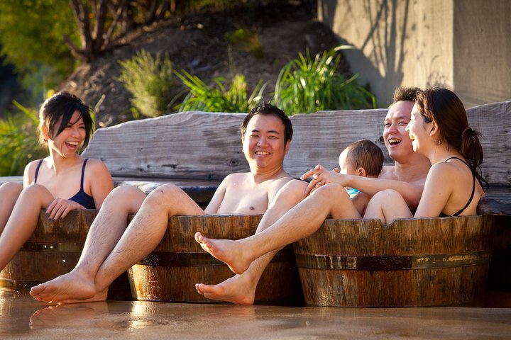 Peninsula Hot Springs Spa Experience and Express Transfer Shuttle
