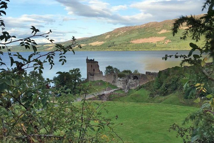 Urquhart Castle, Culloden, Clava Cairns, Loch Ness