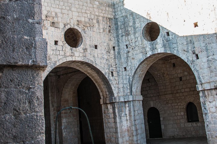 Dubrovnik Game of Thrones Tour + Lokrum & Iron Throne option