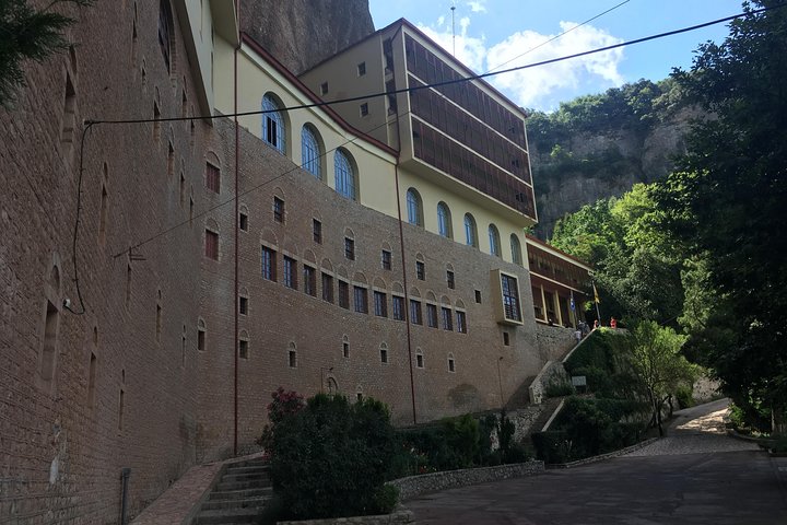 Explore nature & history in Kalavryta