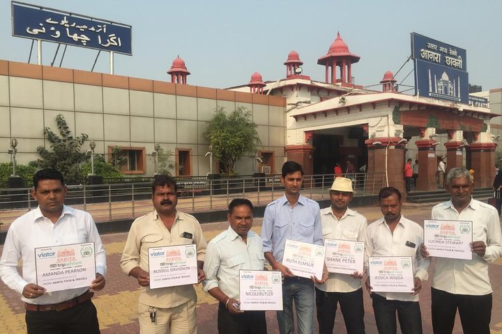 Delhi to Agra and Taj Mahal Private Day Trip by Express Train with Lunch