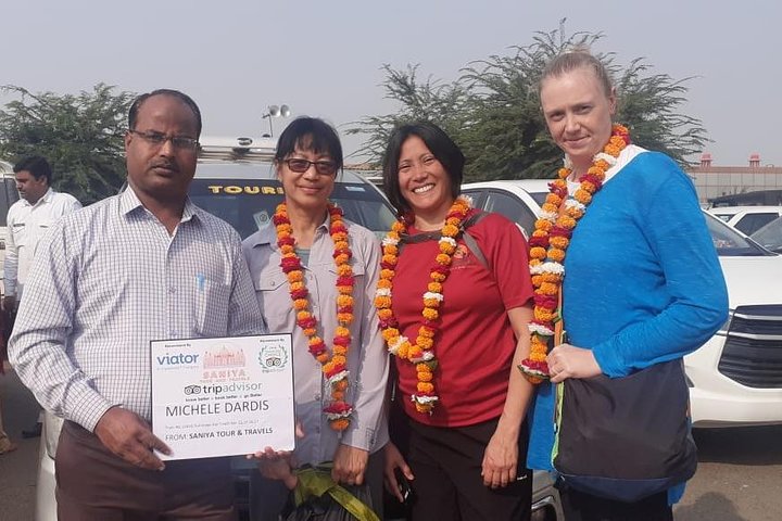 Delhi to Agra and Taj Mahal Private Day Trip by Express Train with Lunch