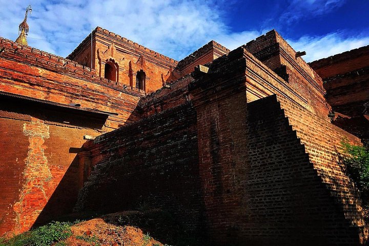 Full-day Sightseeing Tour with Boat Trip to Kyaukgu Umin