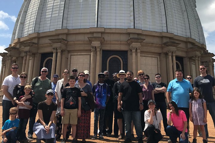 Yamoussoukro - Largest Cathedral in the World (Francais or English)