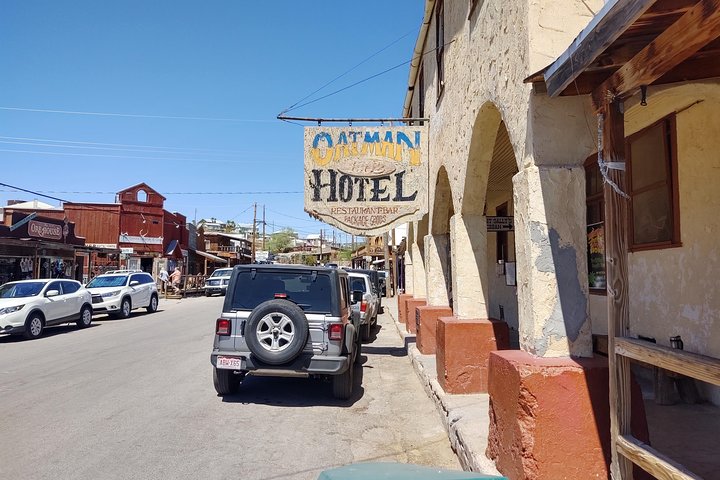 Oatman Mining Camp & Burros: Historic Route 66 Tour from Laughlin