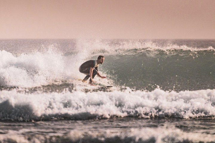 surf lessons São Vicente, Transportation and equipment included
