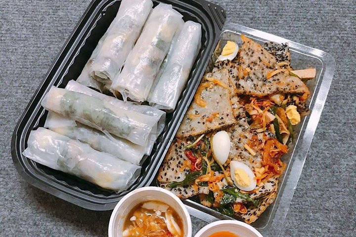 Scooter tour and street food around Buon Ma Thuot city.