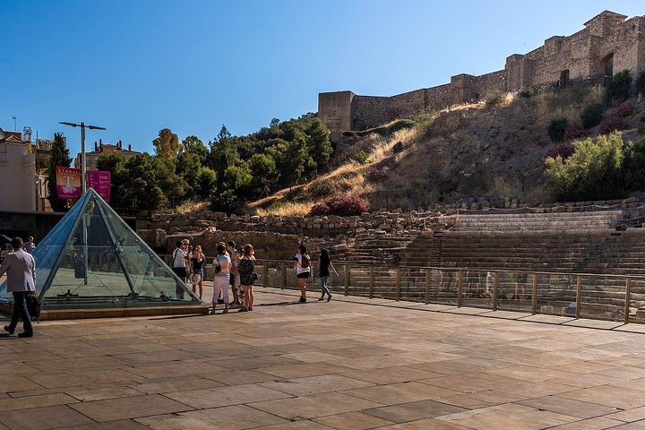 The Best of Malaga: Guided Tour of Cathedral, Alcazaba & Theatre