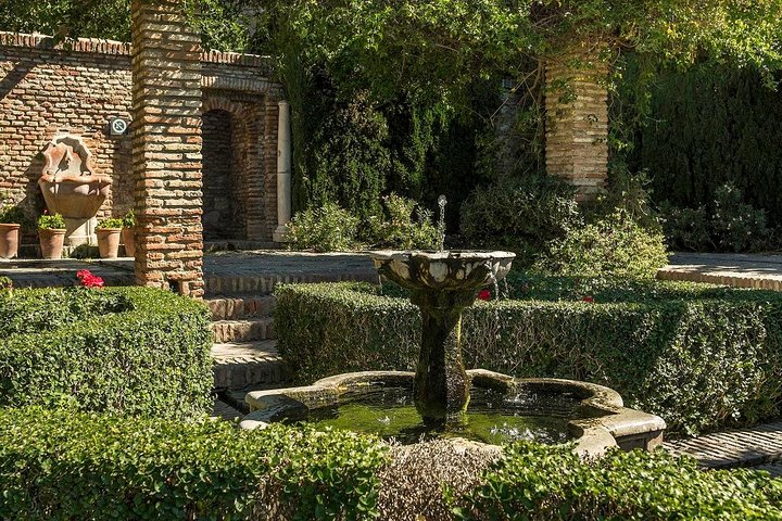 The Best of Malaga: Guided Tour of Cathedral, Alcazaba & Theatre