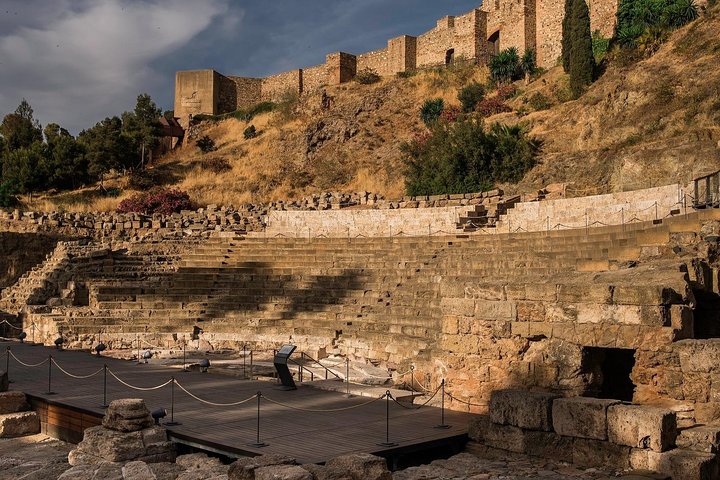 The Best of Malaga: Guided Tour of Cathedral, Alcazaba & Theatre