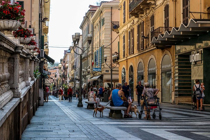 Italy - Dolceacqua & Italian market Private Full-Day Tour
