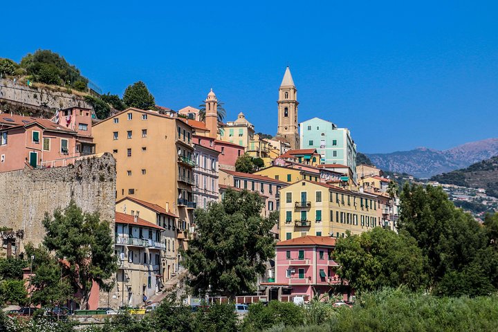 Italy - Dolceacqua & Italian market Private Full-Day Tour
