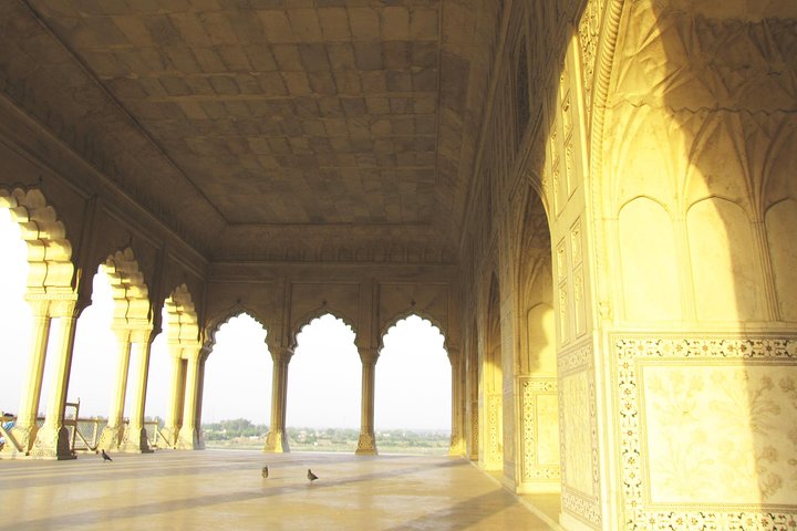 Hyderabad to Taj Mahal and Agra Fort Same Day Tour with Flights
