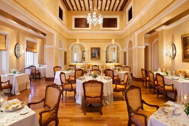 Heritage Walk with HiTea at Falaknuma Palace