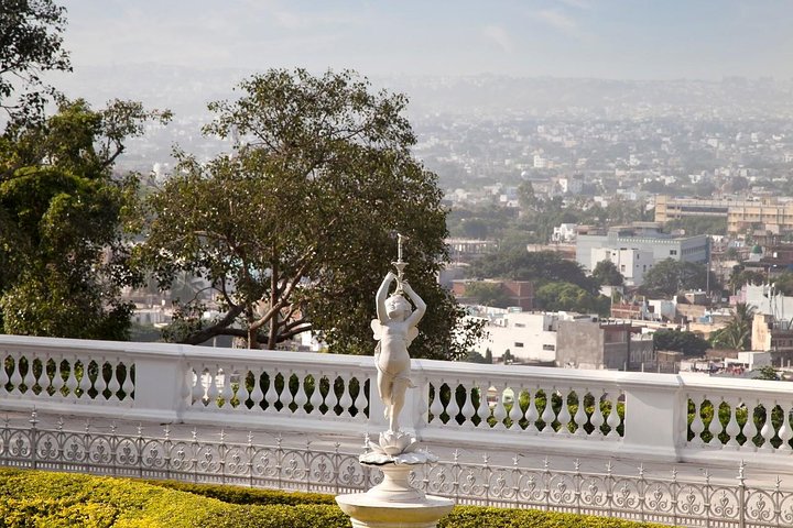 Heritage Walk with HiTea at Falaknuma Palace
