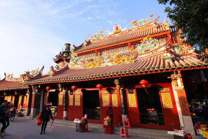 Quanzhou Private Customized Day Tour: Top Attractions with Lunch