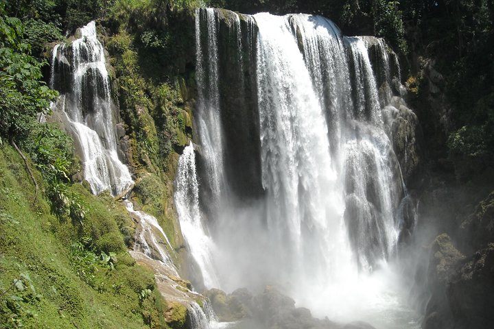 Lake Yojoa Adventure: Waterfalls, Caves & Chocolate Experience