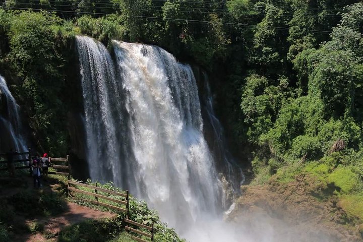 Lake Yojoa Adventure: Waterfalls, Caves & Chocolate Experience