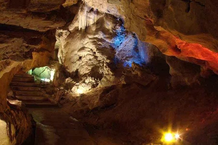 Lake Yojoa Adventure: Waterfalls, Caves & Chocolate Experience