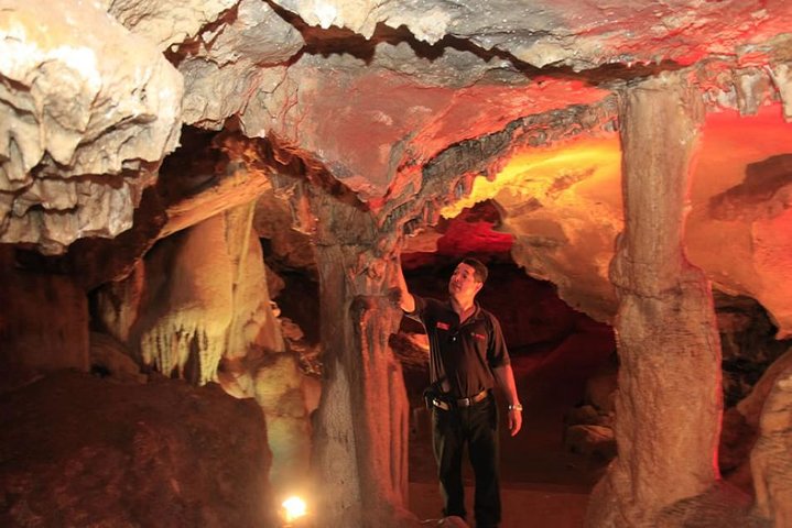 Lake Yojoa Adventure: Waterfalls, Caves & Chocolate Experience