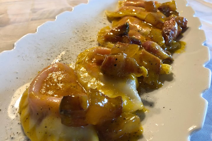Cooking Class at a Farmhouse in Val d'Orcia Tuscany