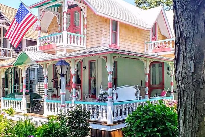 Martha's Vineyard Day Trip with Optional Island Tour from Boston