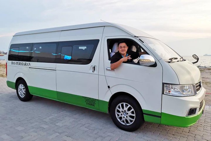 Chauffeur: Kuantan to Singapore Van Transfer